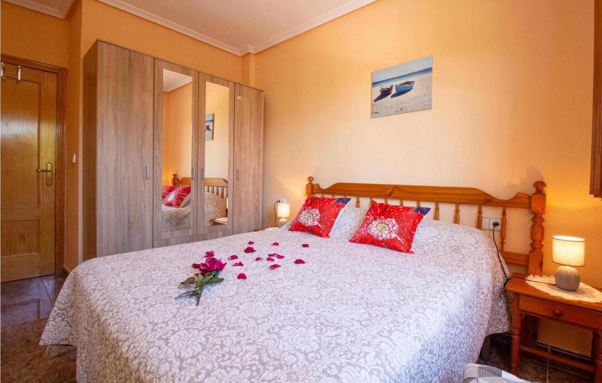 Cozy Apartment In Guardamar Del Segura Esterno foto